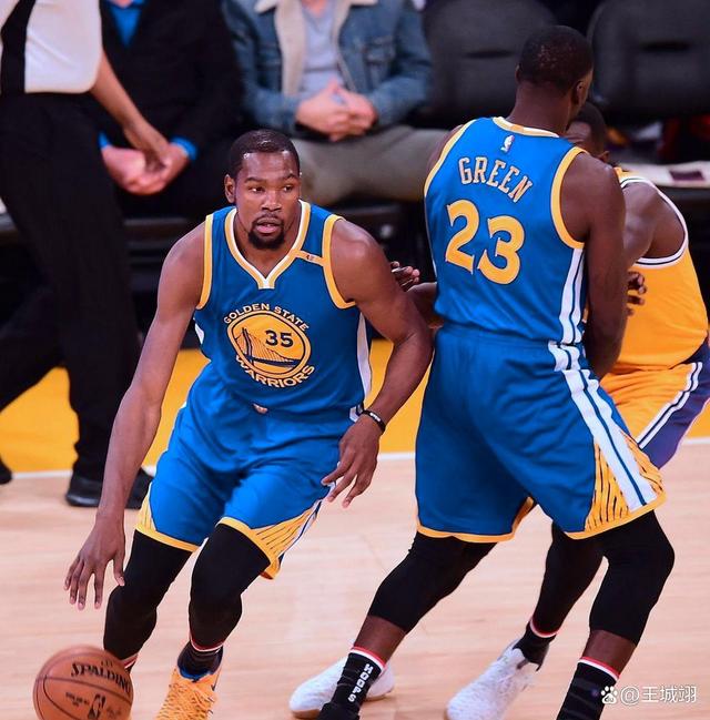 开云网页版-关于杜兰特重返赛场，险胜首场状态出色，加拿大队观众沸腾！的信息-开云网页版