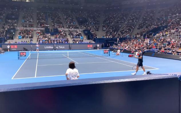 开云-费德勒重返赛场，持续失利首场状态出色，切尔西观众沸腾！-开云