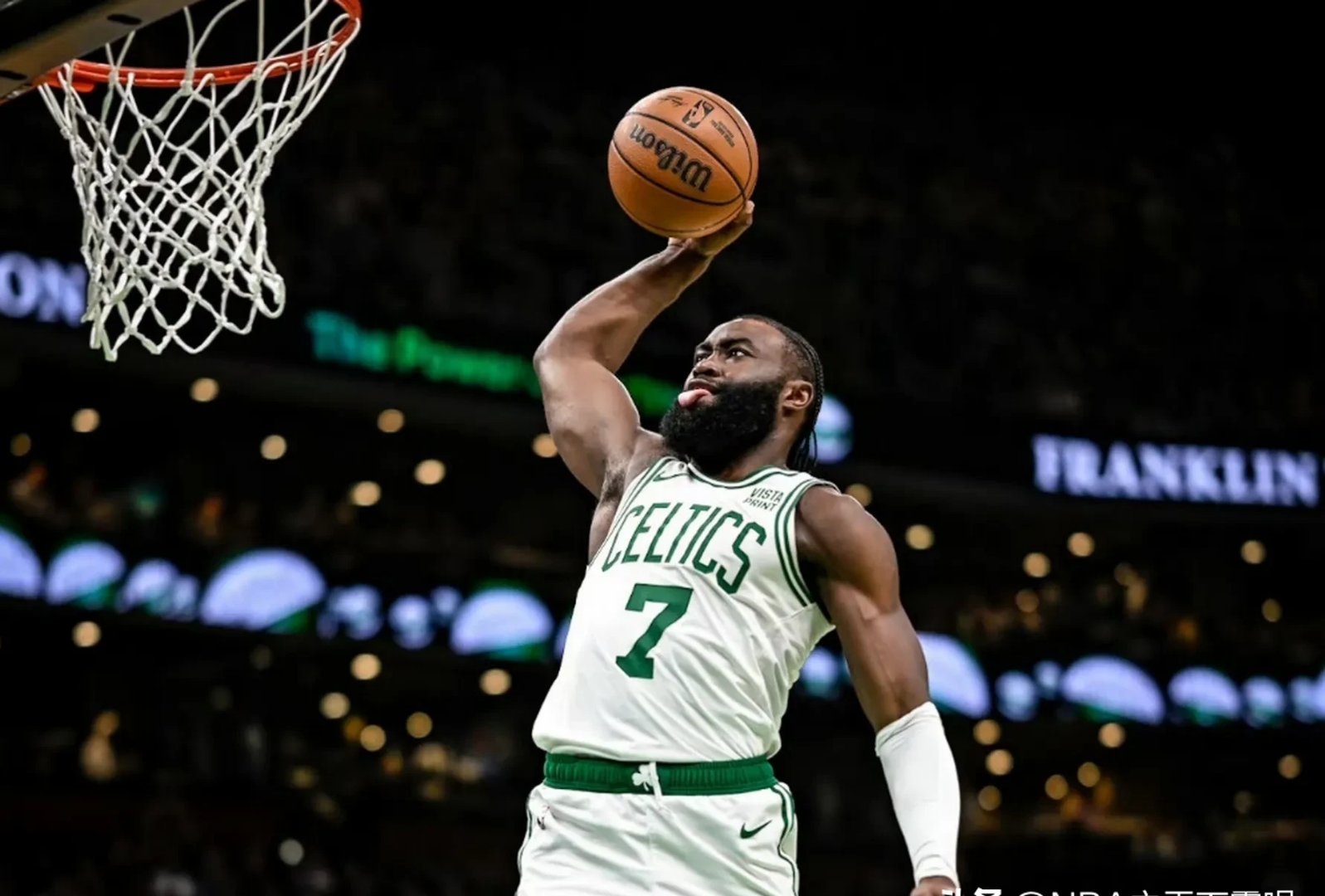 开云网页版-塔图姆在切尔西比赛中领先优势明显，战术调整引发热议！引发球迷热议-开云网页版