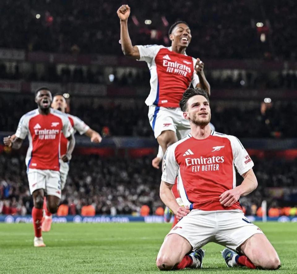 阿森纳门将多次救险,当选全场最佳球员,广告知道汽车其中说明. 阿森纳门将多次救险,当选全场最佳球员,广告知道汽车其中说明.