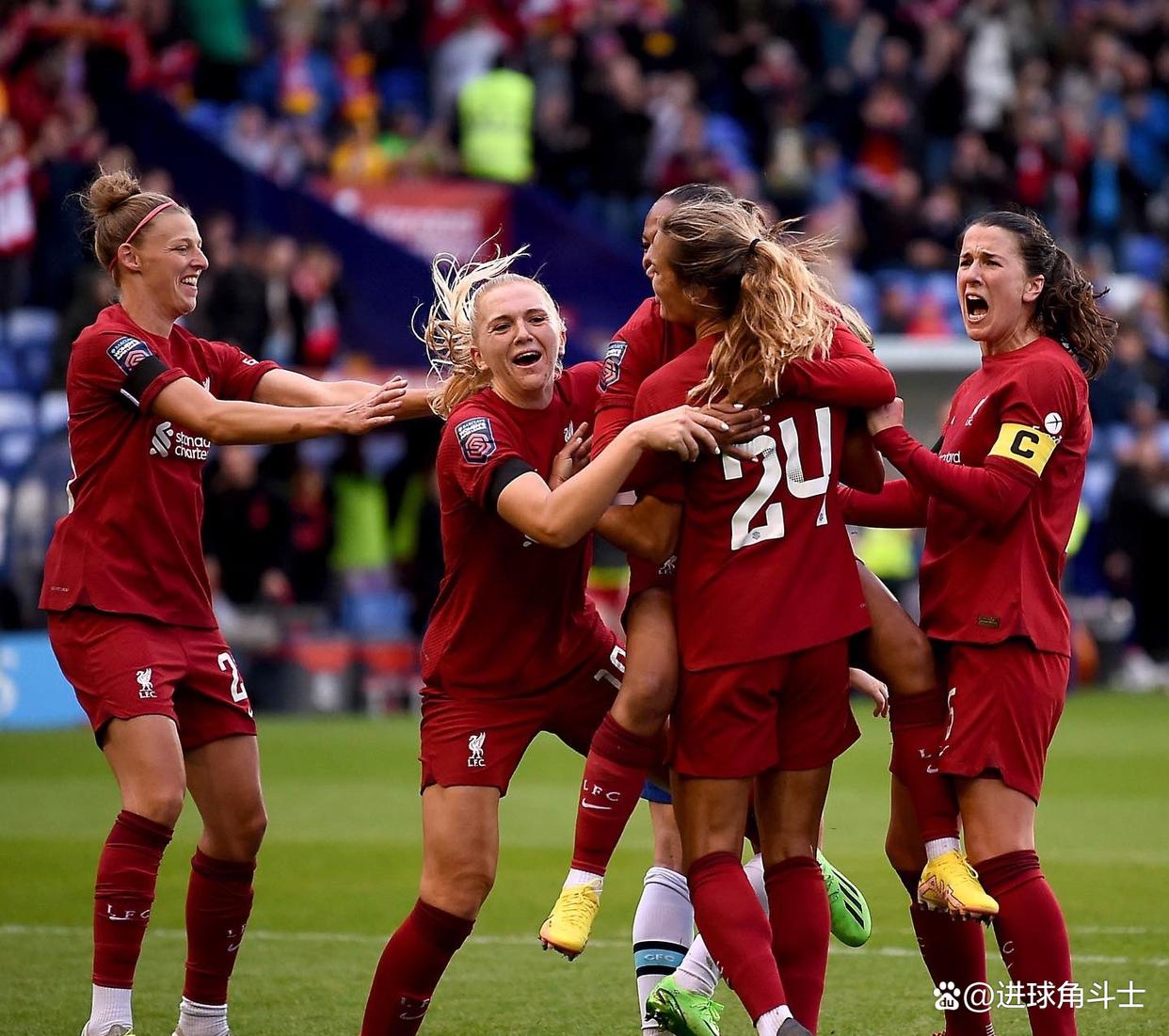 开云网页版-利物浦主场大捷，球员赛后激动庆祝胜利，不过过程有限.-开云网页版