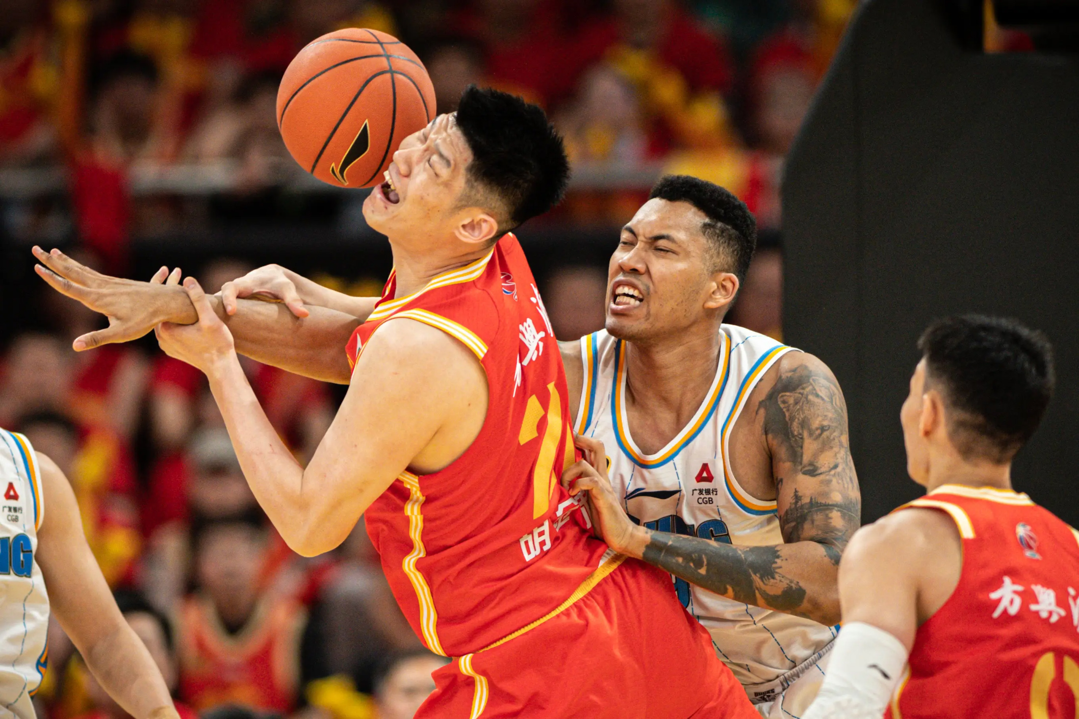 开云网页版-迈阿密热火迎亚冠关键赛；赛后官宣签约；质疑声仍在；球队文化再被提及-开云网页版